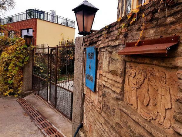 Omart Hotel - Gallery Tbilisi Ngoại thất bức ảnh